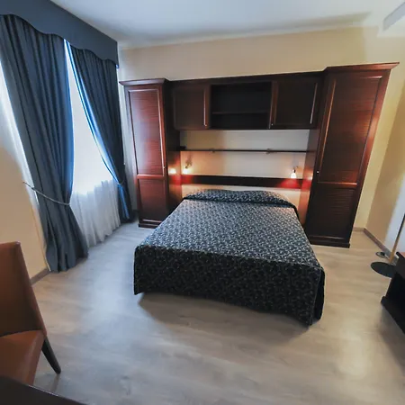 酒店 Mediterraneo Suisse 3*